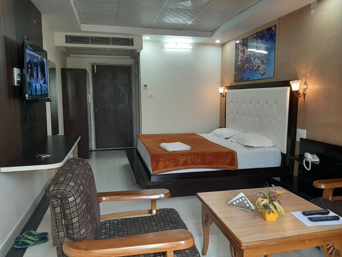 Hotel Platinum Plaza Rohtak Екстериор снимка