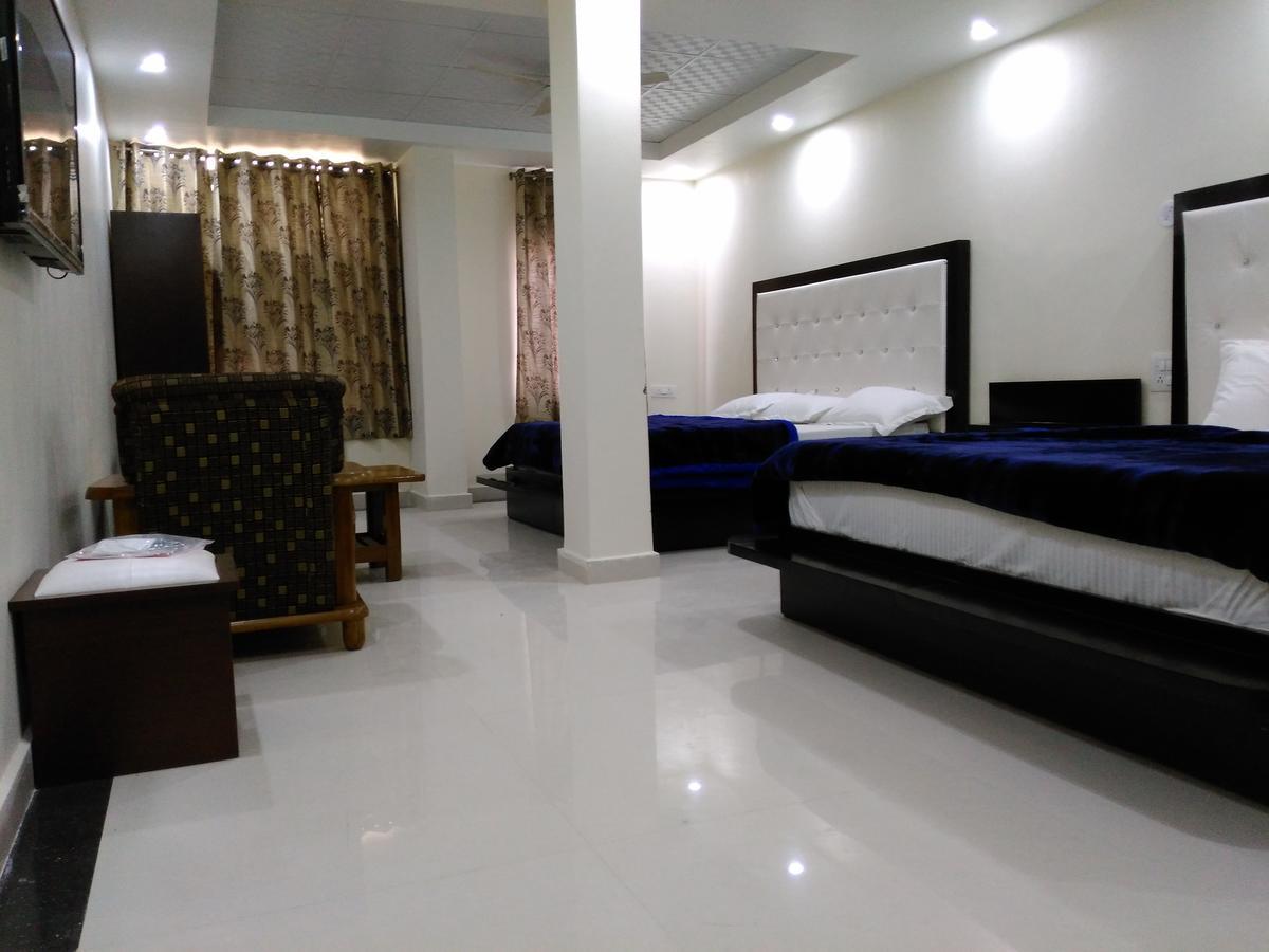 Hotel Platinum Plaza Rohtak Екстериор снимка