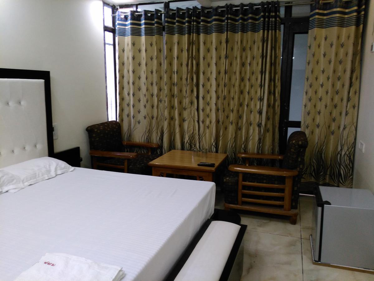Hotel Platinum Plaza Rohtak Екстериор снимка