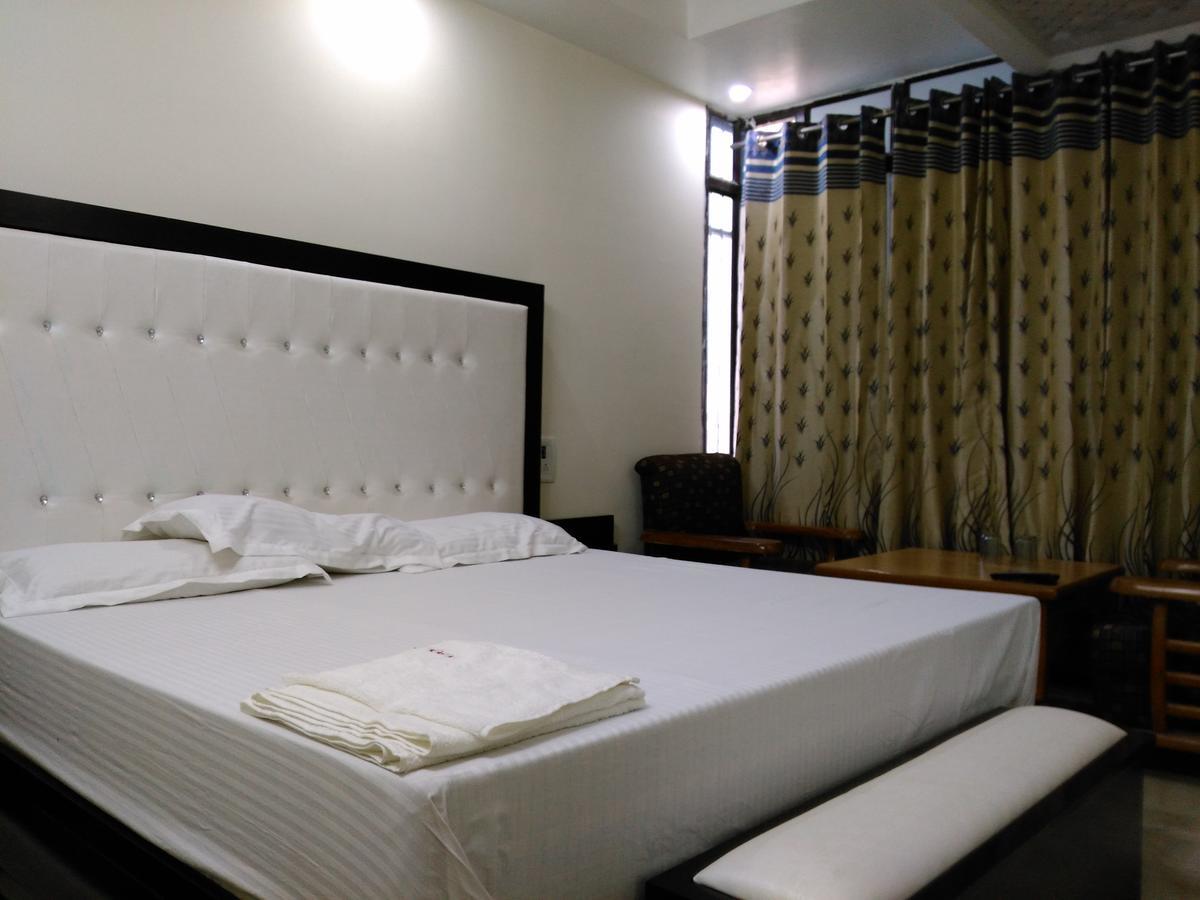 Hotel Platinum Plaza Rohtak Екстериор снимка