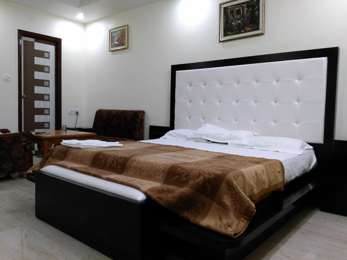 Hotel Platinum Plaza Rohtak Екстериор снимка