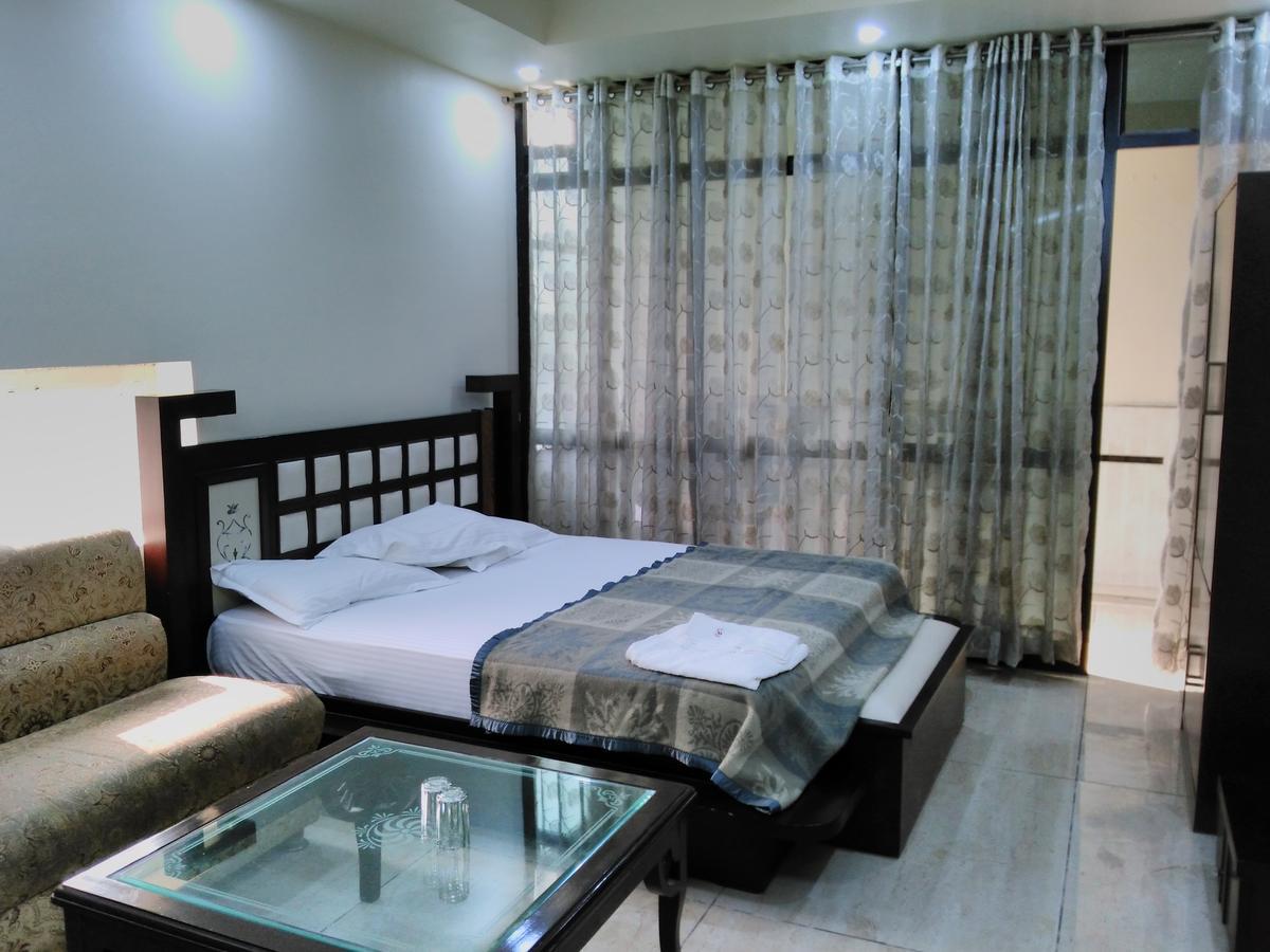 Hotel Platinum Plaza Rohtak Екстериор снимка