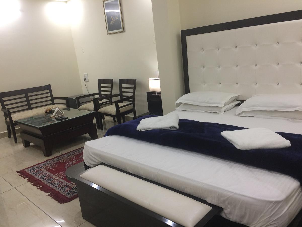 Hotel Platinum Plaza Rohtak Екстериор снимка