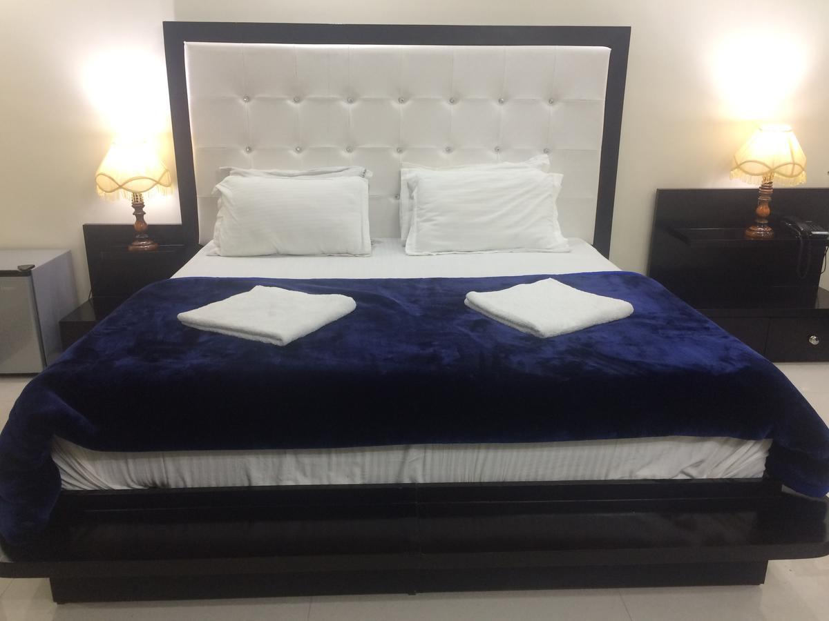 Hotel Platinum Plaza Rohtak Екстериор снимка