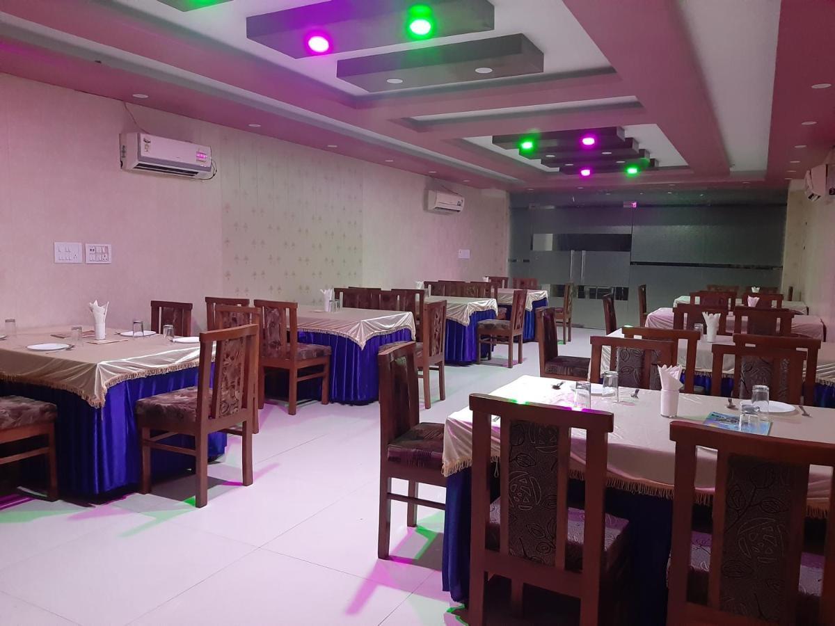 Hotel Platinum Plaza Rohtak Екстериор снимка